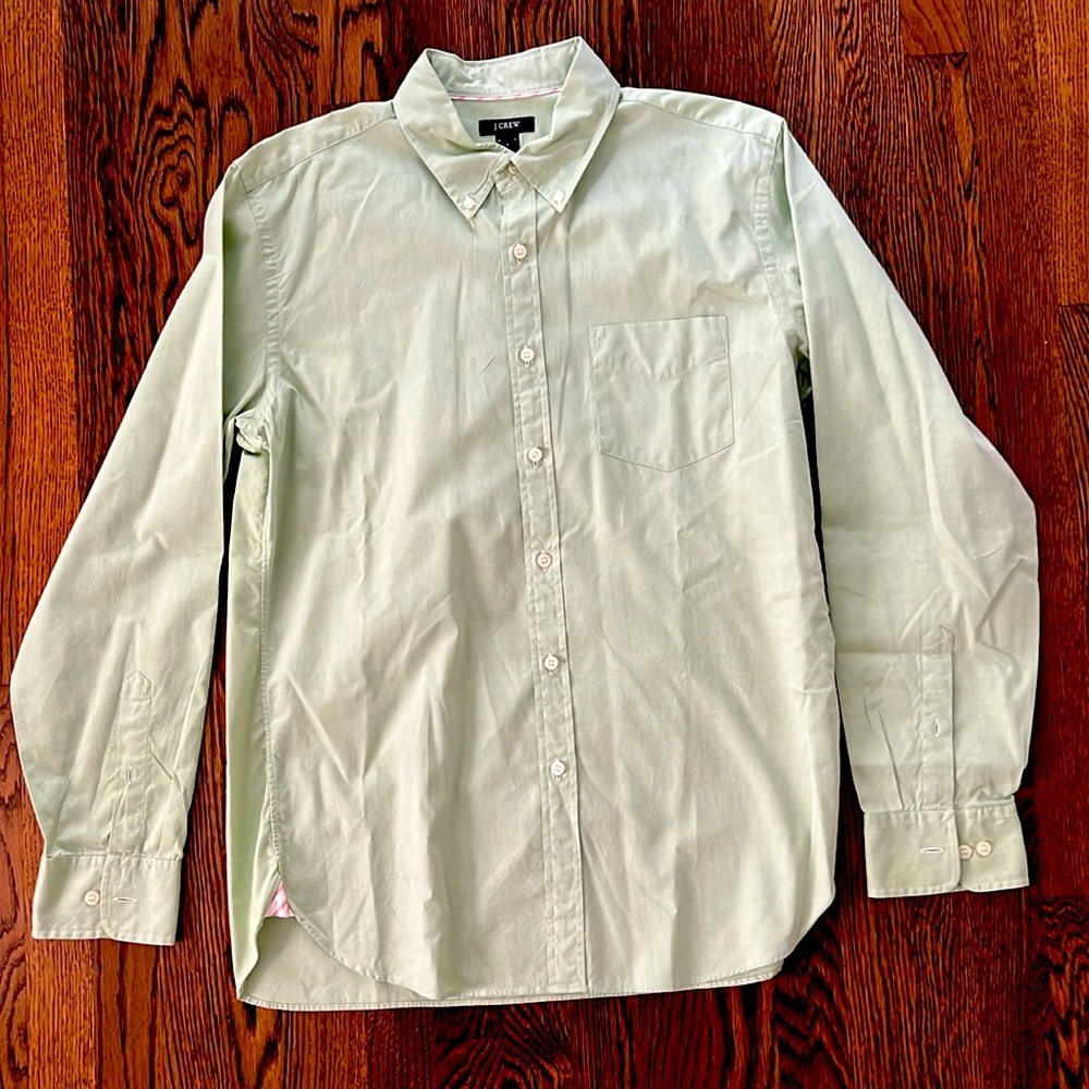 J.Crew light green long sleeve button down collared cotton shirt. Size large